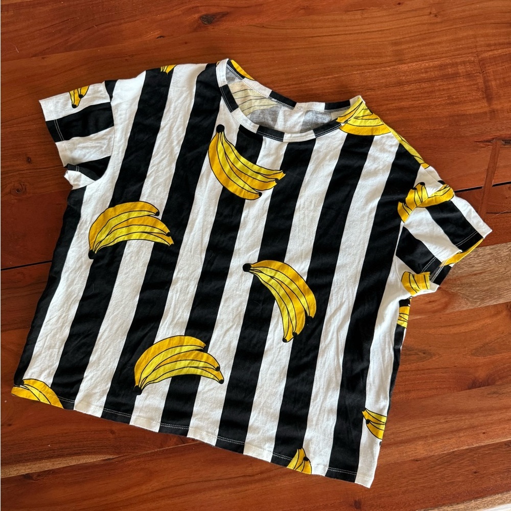 ๐ฆ Zara Black and White Boxy Short Sleeve banana striped T-Shirt - Picture 3 of 5